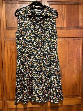 Tory Burch Black Floral Button-Front Dress with collar and floral Blooms